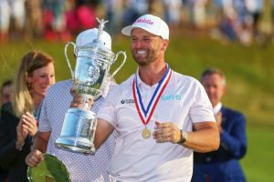 PGA Tour, DP World Tour: Clark chřadl, ale nakonec slaví